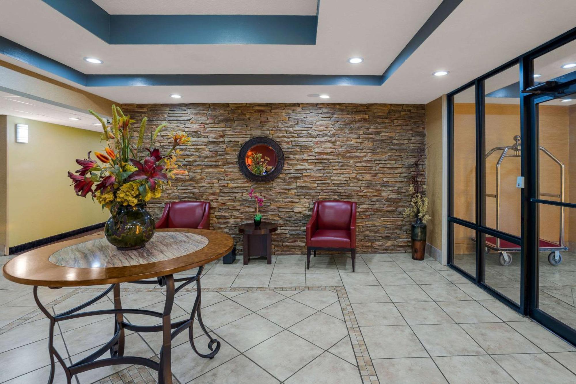 Rodeway Inn Brandon Buitenkant foto