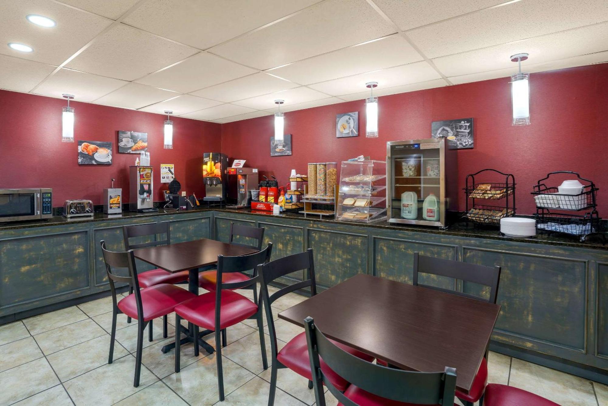 Rodeway Inn Brandon Buitenkant foto