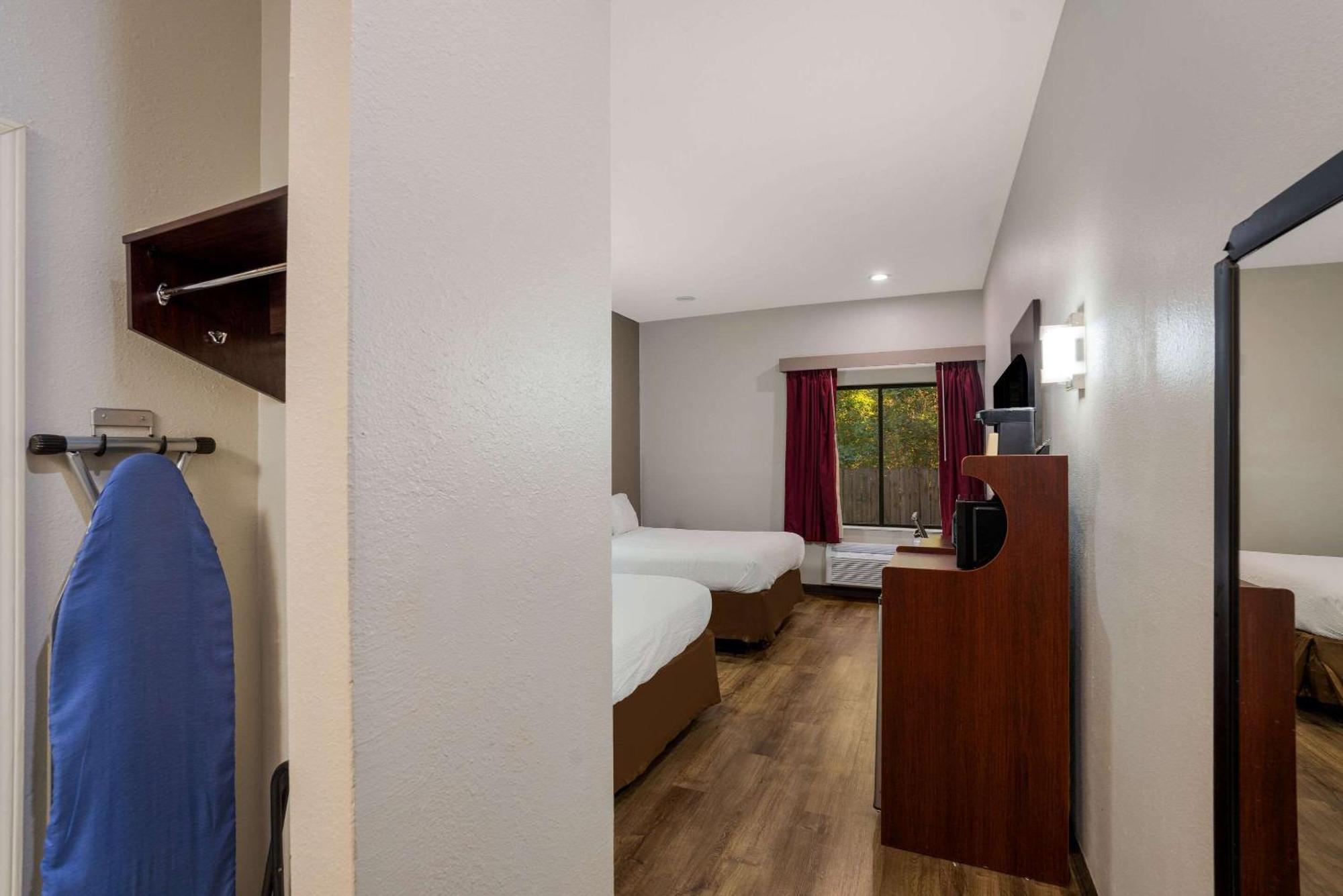 Rodeway Inn Brandon Buitenkant foto