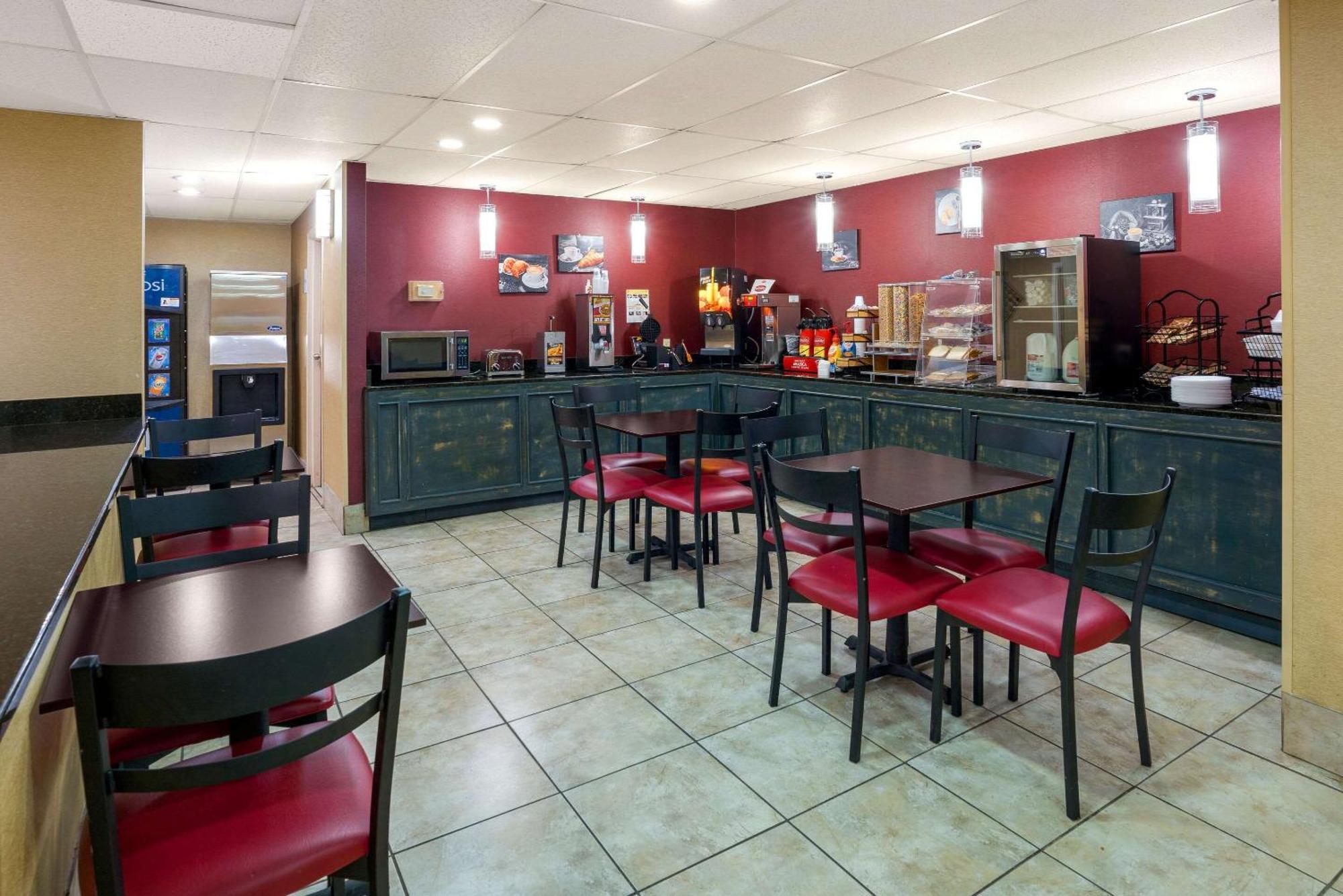 Rodeway Inn Brandon Buitenkant foto